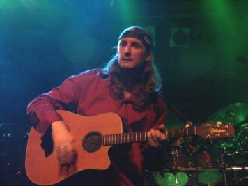 Ian Jones (bass/acoustic guitar)