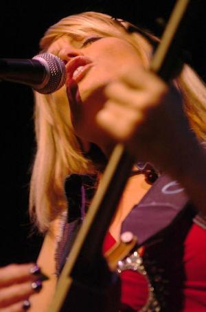 Lisa Bouchelle