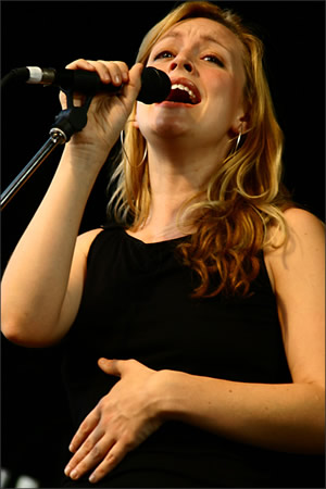 Tara MacLean